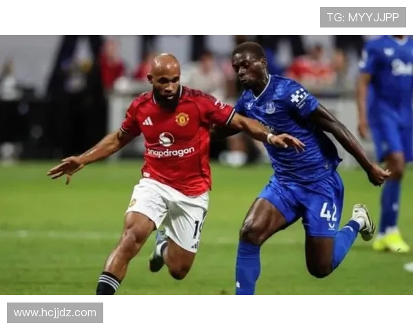 曼联战术体系缺乏稳定性局面渐显，球队表现波动持续影响赛季走势